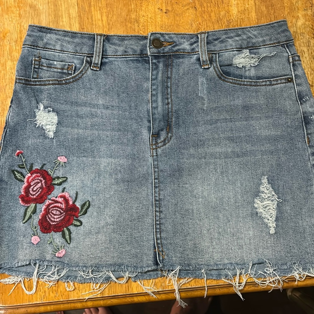 Floral embroidered denim stretch skirt size L - Picture 2 of 11